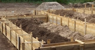 Ленточный фундамент с цоколем в Краснодаре - от 15781 руб.
